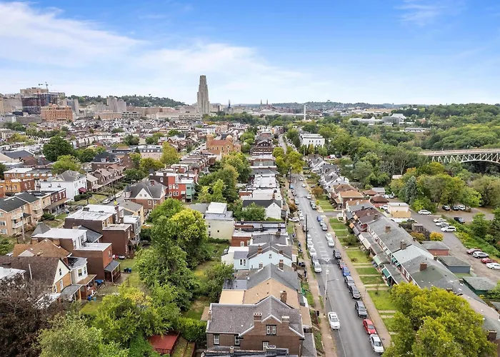 Oakland, !e Cozy And Stylish Private Bedroom With Shared Bathroom Pittsburgh
