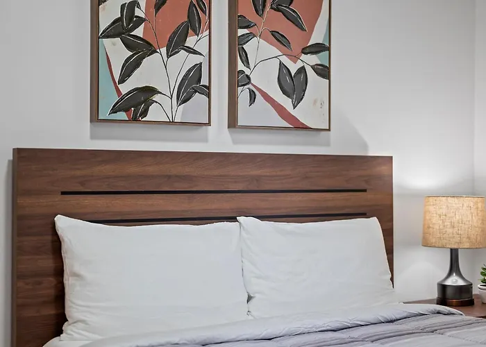 Oakland, !e Cozy And Stylish Private Bedroom With Shared Bathroom Pittsburgh