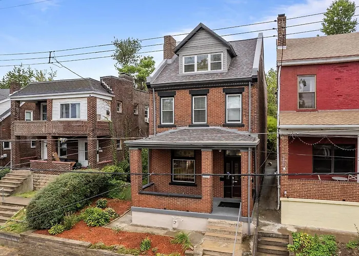 Oakland, !e Cozy And Stylish Private Bedroom With Shared Bathroom * Pittsburgh